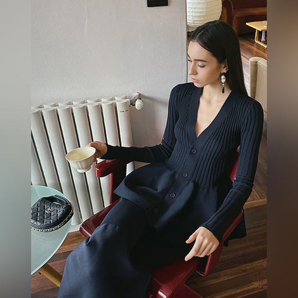 V-Neck Ruffle Button Cardigan Commense NWT SIZE M CC21 (5) - Picture 3 of 7